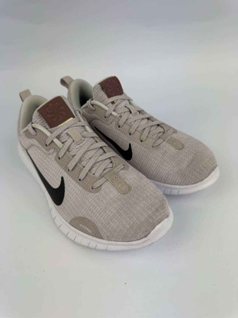 Nike Flex Experience 12 Platinum Violet Women's Running Shoes White Pink Size 8